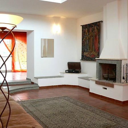 Agriturismo Il Casale Delle Ginestre 菲乌米奇诺 外观 照片