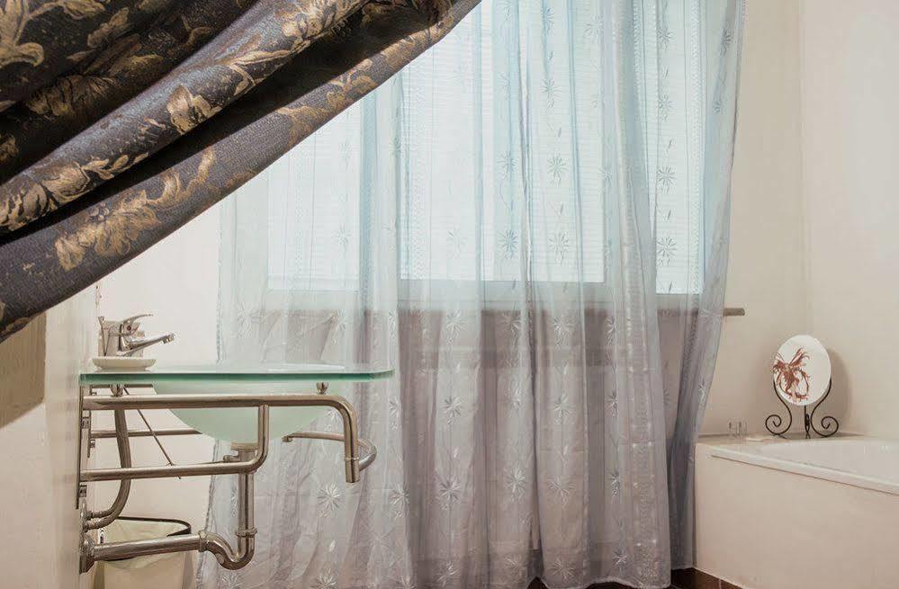 Agriturismo Il Casale Delle Ginestre 菲乌米奇诺 外观 照片